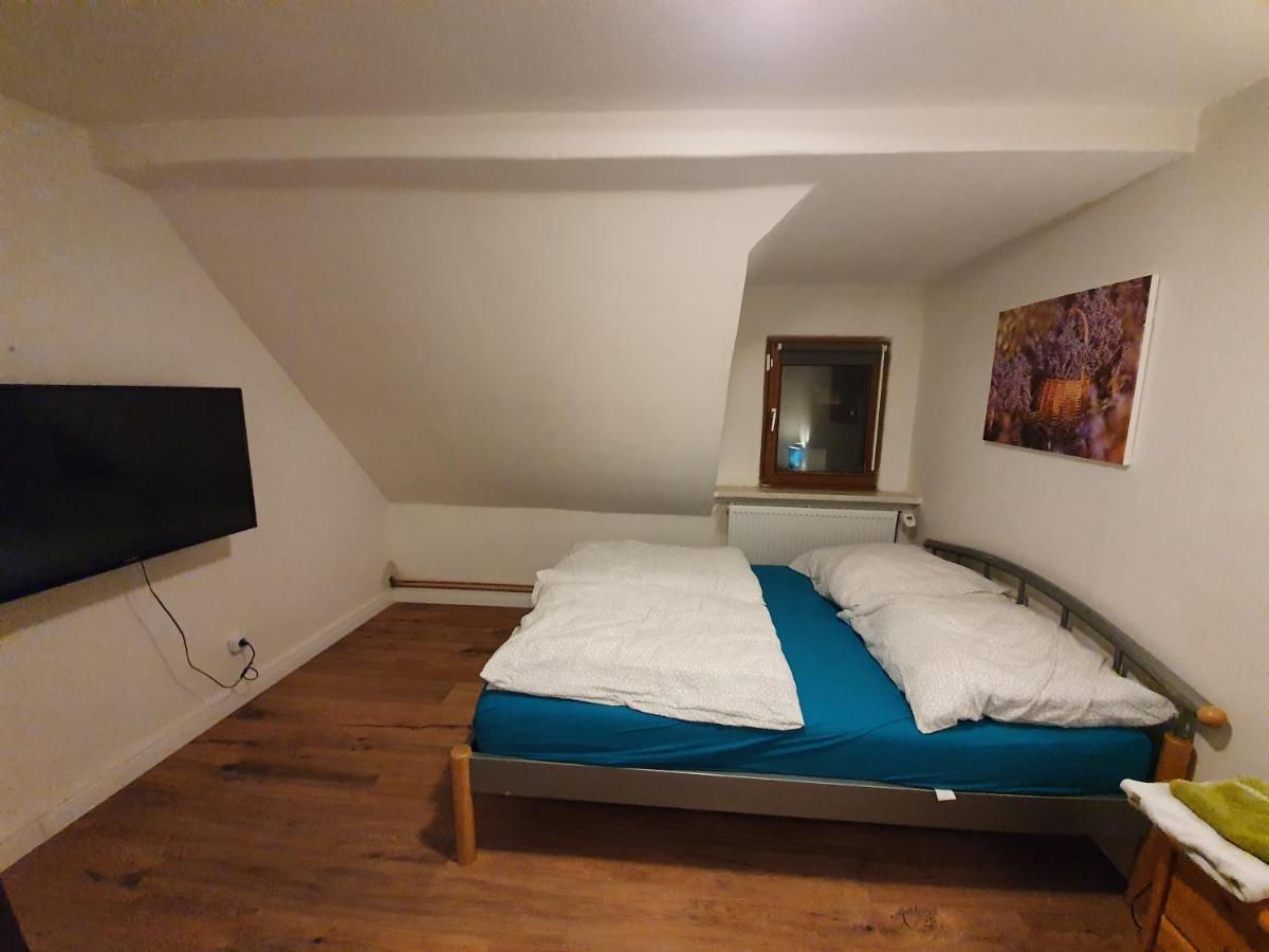 Dachgeschosswohnung In Neumuenster 2 Zimmer Exterior photo